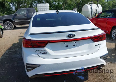 2021 Kia Forte Gt-Line z USA, uszkodzony, nr VIN 3KPF34AD6ME367363